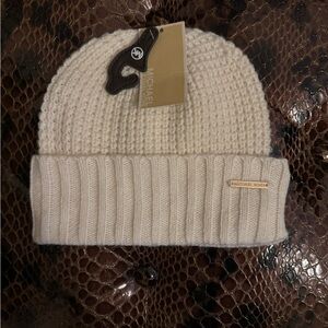 *MICHAEL KORS* Michael Kors Women Winter Beanie Hat in Cream
